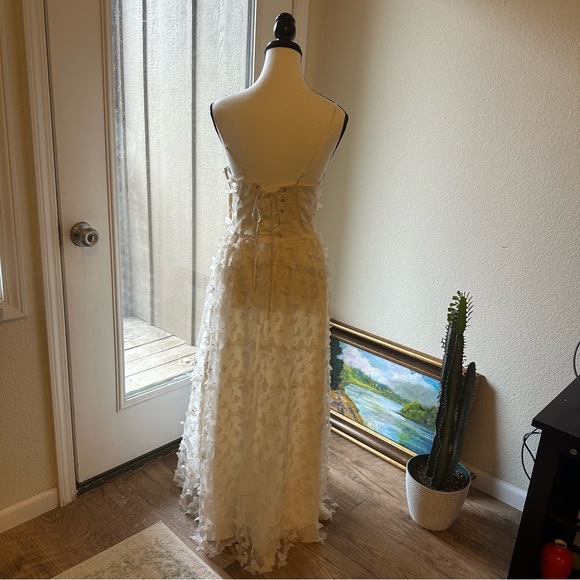 Butterfly Cream Midi Dress - Picture 3 of 7